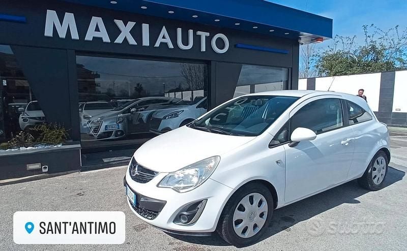 Usata Opel Corsa 85 CV (62 kW) 2011 Bianco Utilitaria