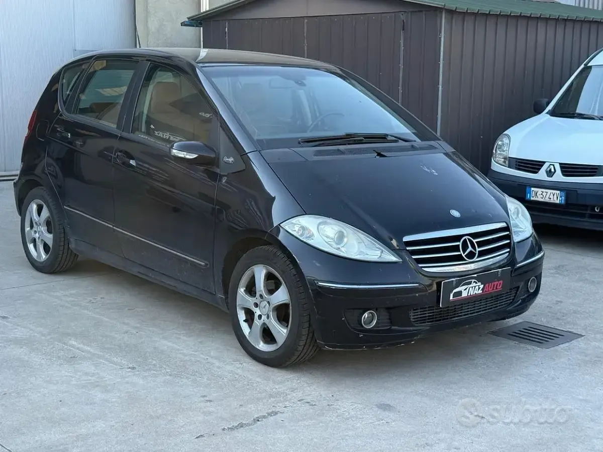 Usata Mercedes A180 Avantgarde 109 CV (80 kW) 2006 Nero Berlina