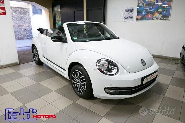 Usata VW Beetle Cabriolet CLUB 105 CV (77 kW) 2015 Bianco Cabrio