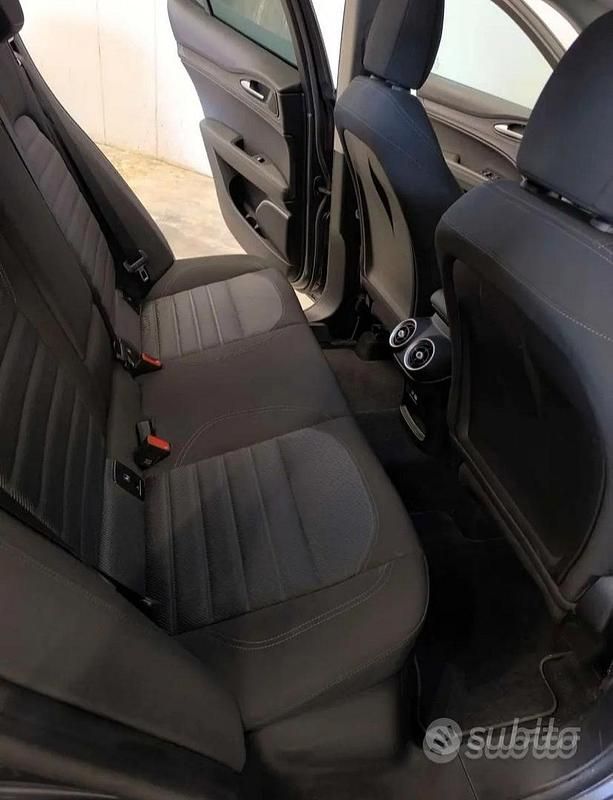Usata Alfa Romeo Stelvio 190 CV (139 kW) 2021 Grigio SUV
