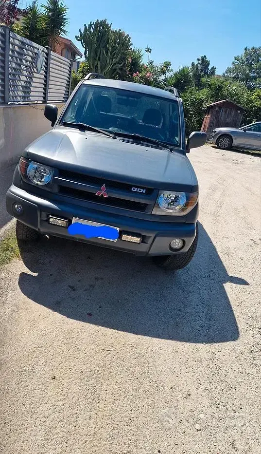 Usata Mitsubishi Pajero 120 CV (88 kW) 2000 Grigio SUV