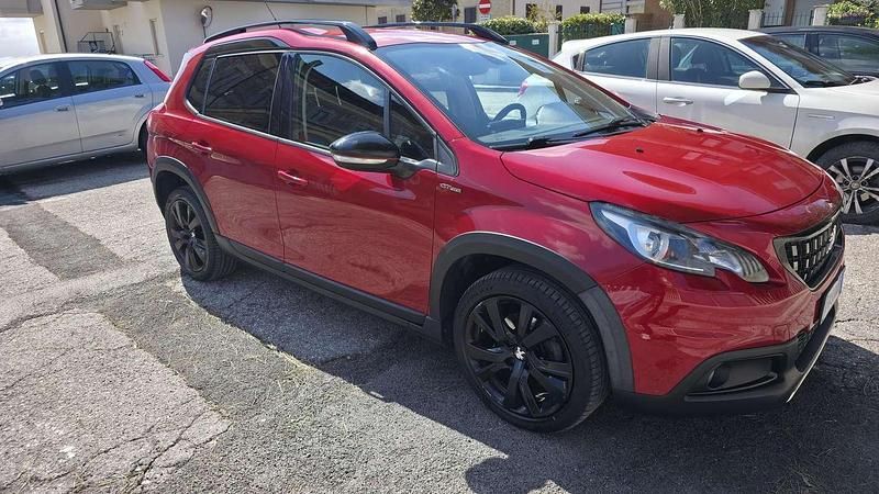 Usata Peugeot 2008 GT-line 120 CV (88 kW) 2017 Rosso SUV