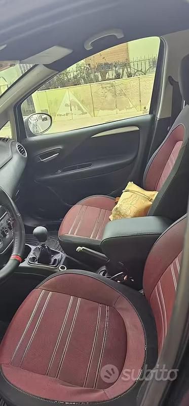 Usata Fiat Grande Punto 75 CV (55 kW) 2011 Nero Utilitaria