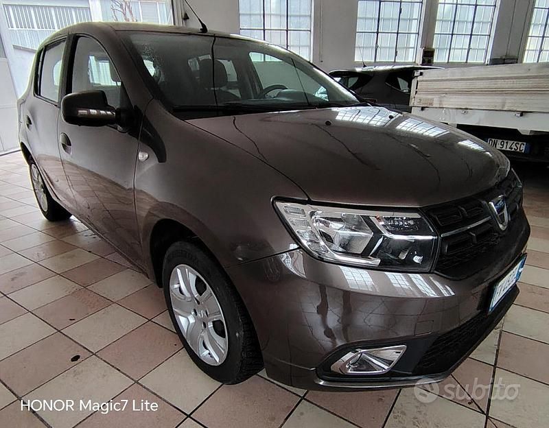 Usata Dacia Sandero Comfort 75 CV (55 kW) 2019 Marrone Berlina