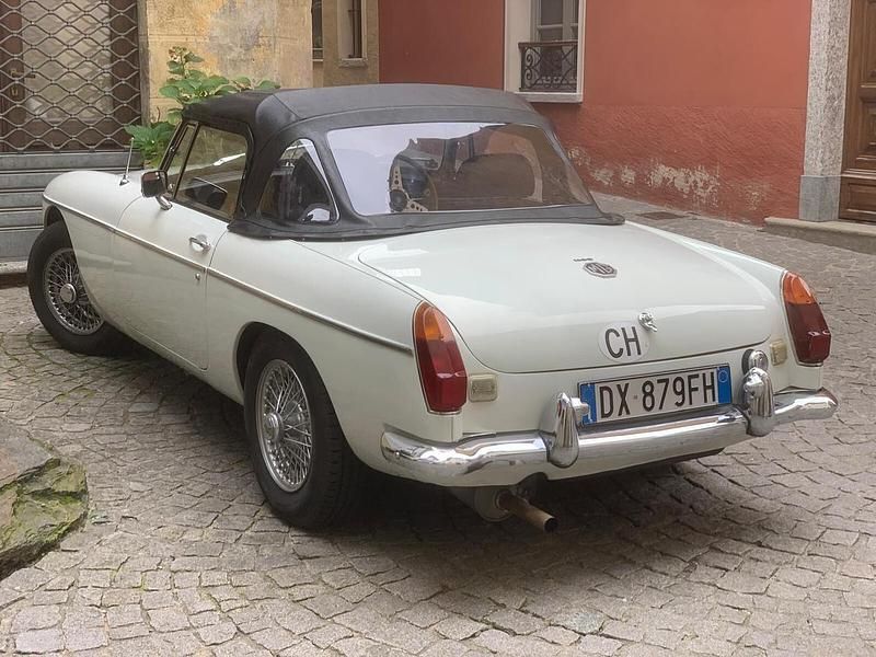 Usata MG B 100 CV (73 kW) 1973 Bianco Cabrio