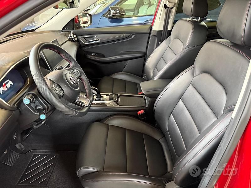 Usata MG HS Comfort 162 CV (119 kW) 2024 Rosso SUV