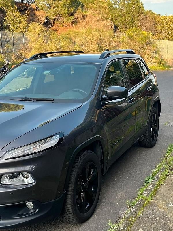 Usata Jeep Cherokee Night Eagle 185 CV (136 kW) 2016 Grigio SUV