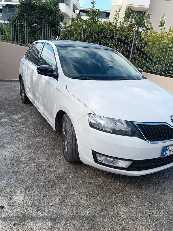 Usata Skoda Rapid 105 CV (77 kW) 2016 Bianco Berlina