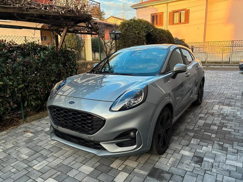 Usata Ford Puma 125 CV (91 kW) 2023 Grigio SUV