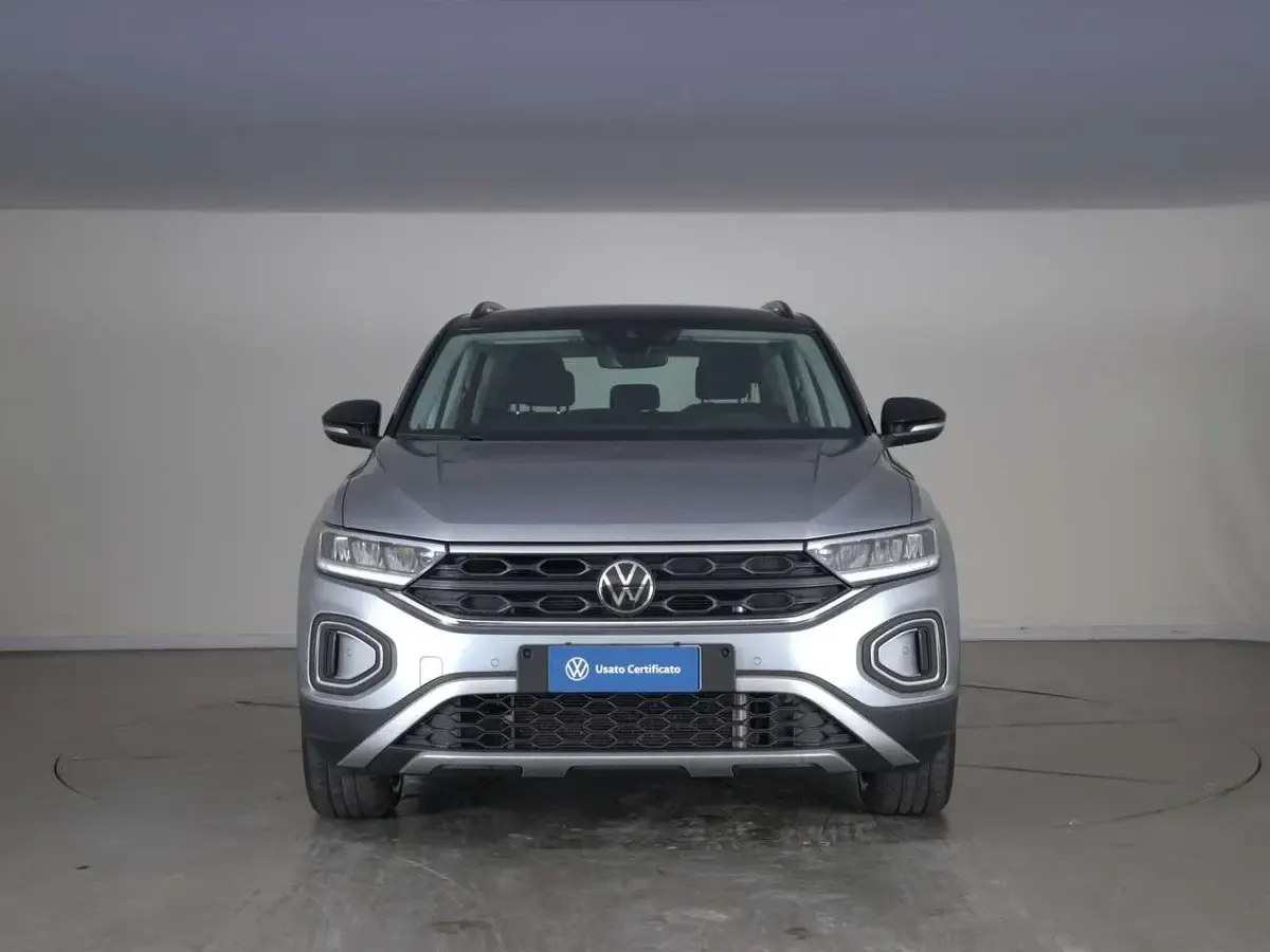Usata VW T-Roc Life 116 CV (85 kW) 2025 Pyrit silver metallizzato nero SUV