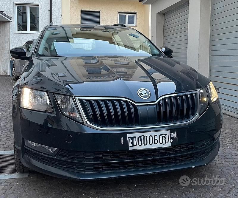 Usata Skoda Octavia Executive 150 CV (110 kW) 2018 Nero Station wagon