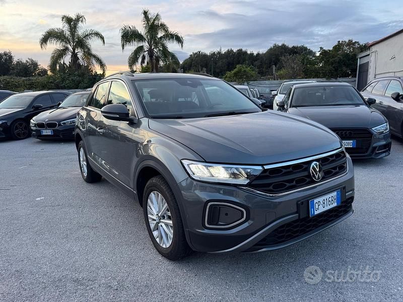 Usata VW T-Roc Style 149 CV (109 kW) 2023 Grigio SUV