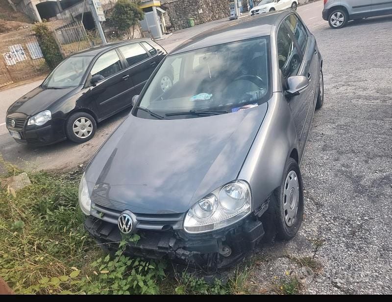 Begagnad VW Golf IV 102 HK (75 kW) 2006 Grå Sedan