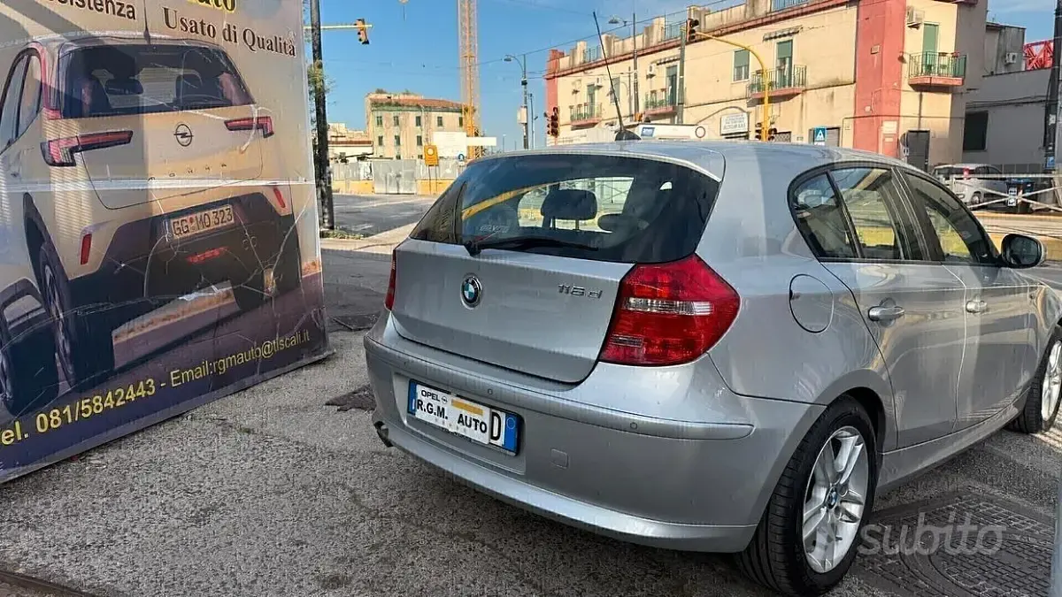 Usata BMW 116 116 CV (85 kW) 2011 Grigio Utilitaria