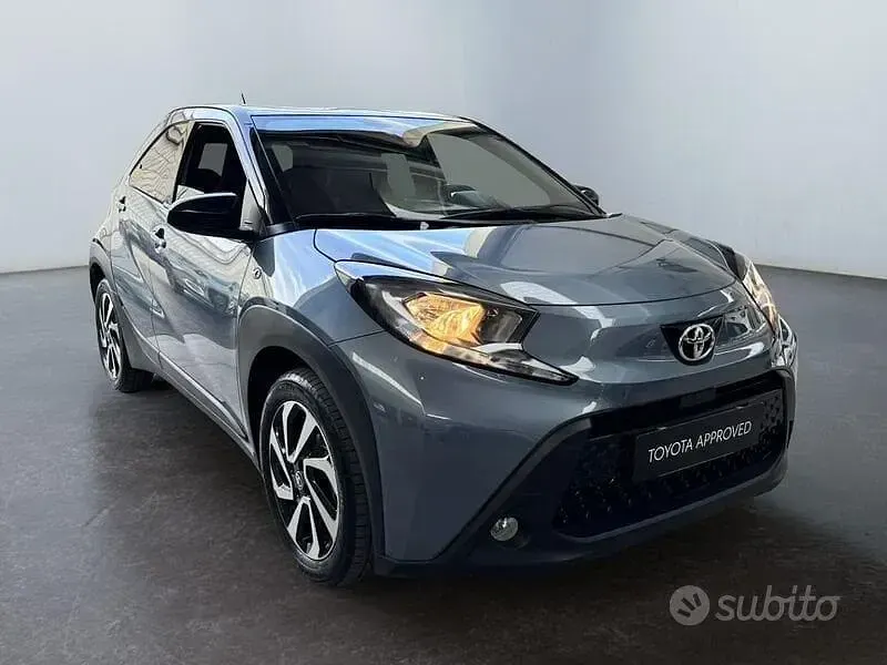 Usata Toyota Aygo X Active 72 CV (52 kW) 2024 Blu/azzurro SUV