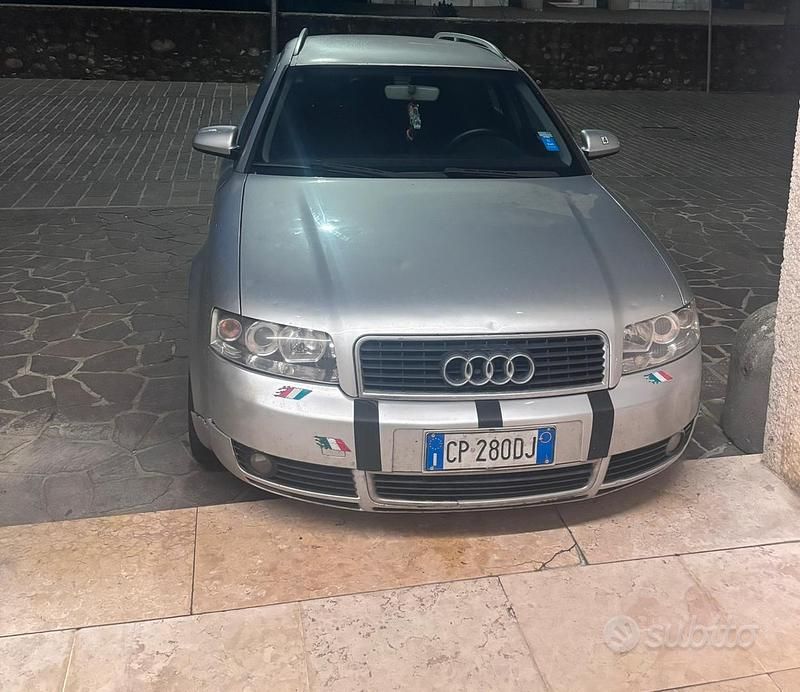 Usata Audi A4 101 CV (74 kW) 2004 Grigio Station wagon
