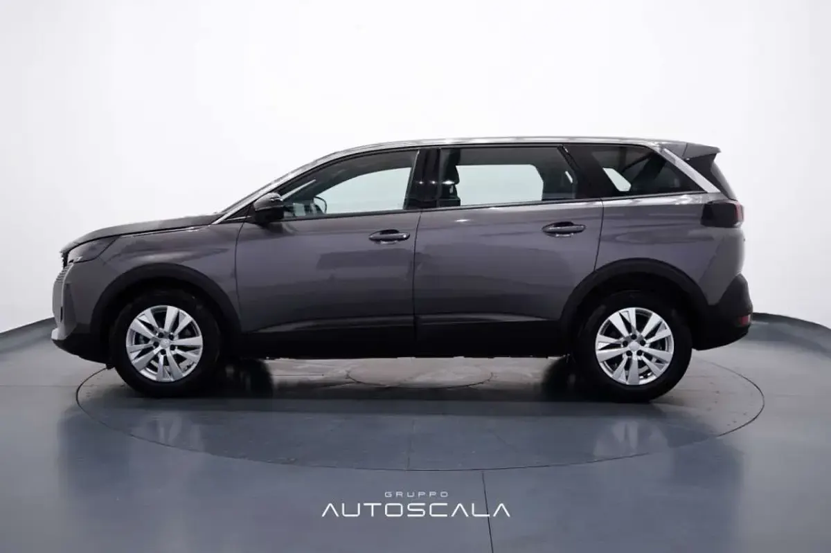 Usata Peugeot 5008 Active 131 CV (96 kW) 2023 Grigio platinum SUV