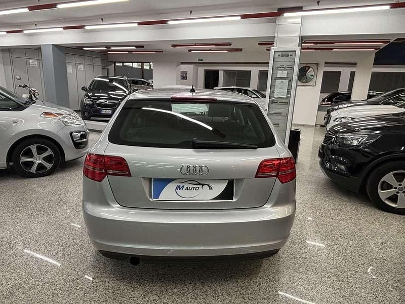 Usado Audi A3 Ambition 105 CV (77 kW) 2010 Plateado Utilitario