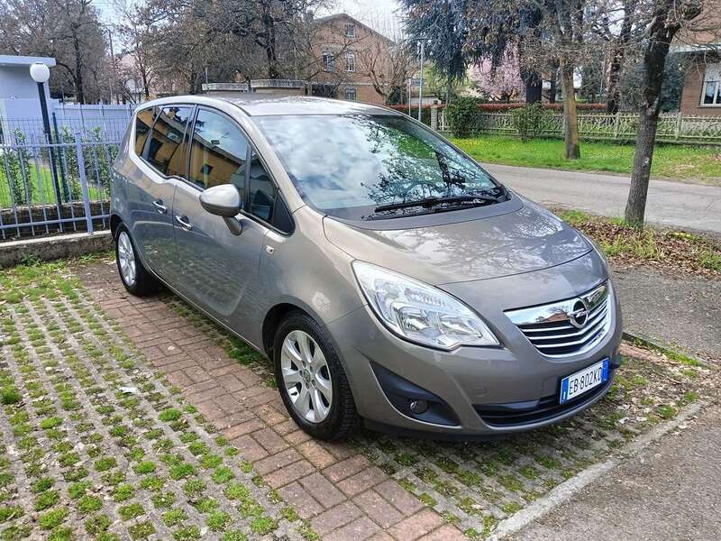 Usato 2011 Opel Meriva 1.7 Diesel 110 CV (5.900 €)
