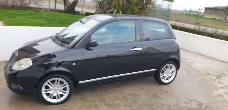 Usata Lancia Ypsilon 90 CV (66 kW) 2007 Nero Utilitaria