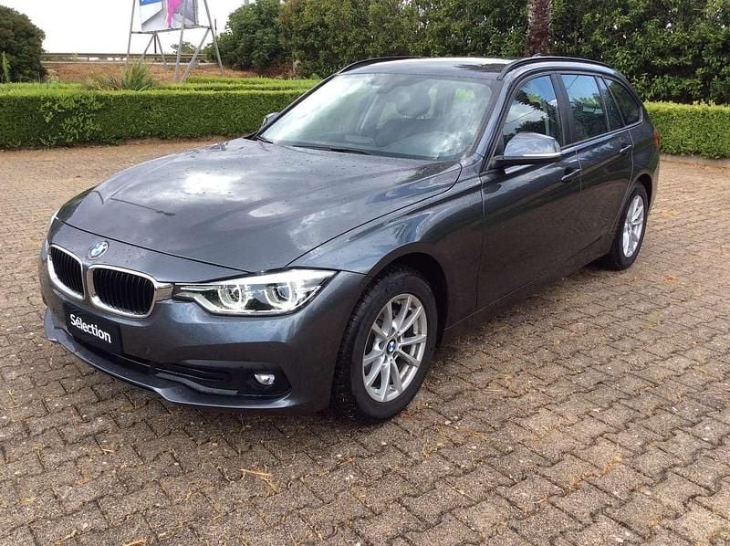 Mineral grau metallic Usata 2018 BMW 320 Advantage Station wagon | 19.800 € (Ottimo prezzo) - Immagine 1/4