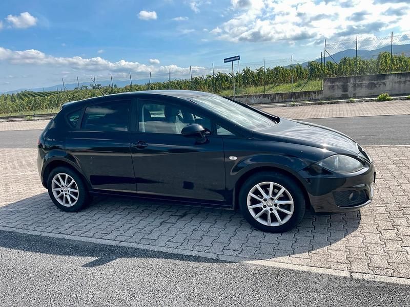 Usata Seat Leon 105 CV (77 kW) 2013 Berlina