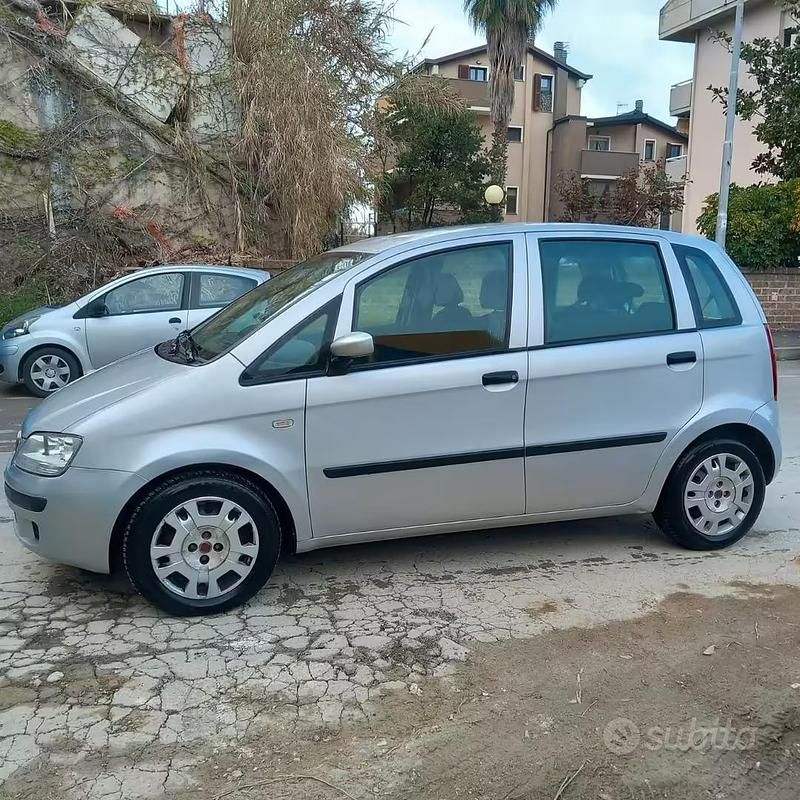 Usata Fiat Idea 80 CV (58 kW) 2008 Grigio Monovolume