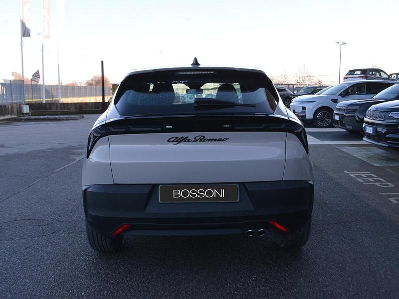 Usata Alfa Romeo Junior 145 CV (106 kW) 2025 Bianco SUV