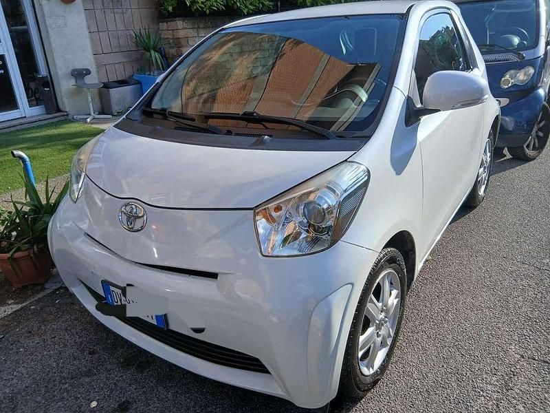 Usata Toyota iQ 68 CV (50 kW) 2009 Bianco Utilitaria