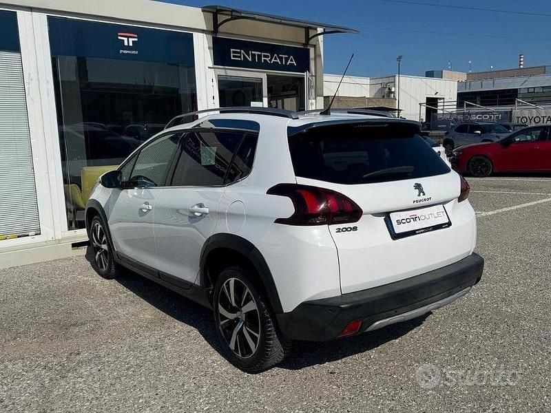Usata Peugeot 2008 Allure 99 CV (72 kW) 2017 Bianco SUV