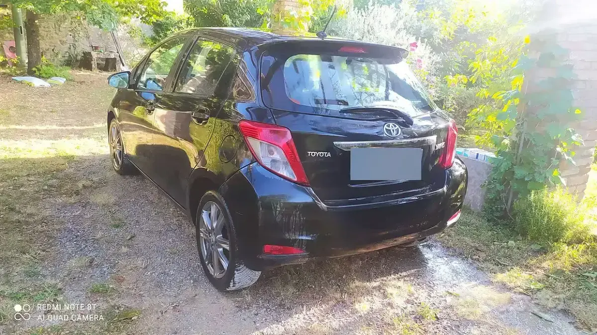 Usata Toyota Yaris 99 CV (72 kW) 2011 Nero Utilitaria