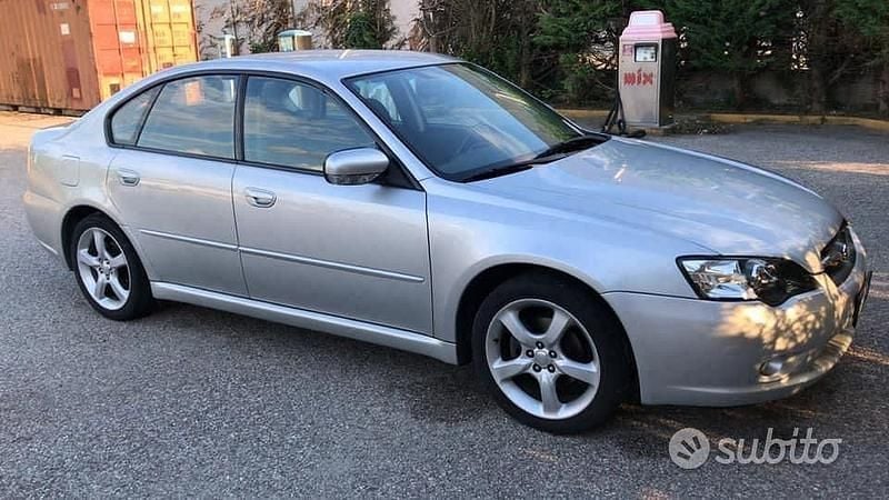Usata 2006 Subaru Legacy Tre volumi | 4200 € (Buon prezzo) - Immagine 1/4