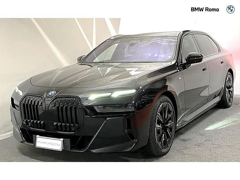 Black sapphire metallizzato Usata 2024 BMW i7 M Sport Tre volumi | 96.290 € - Immagine 1/2