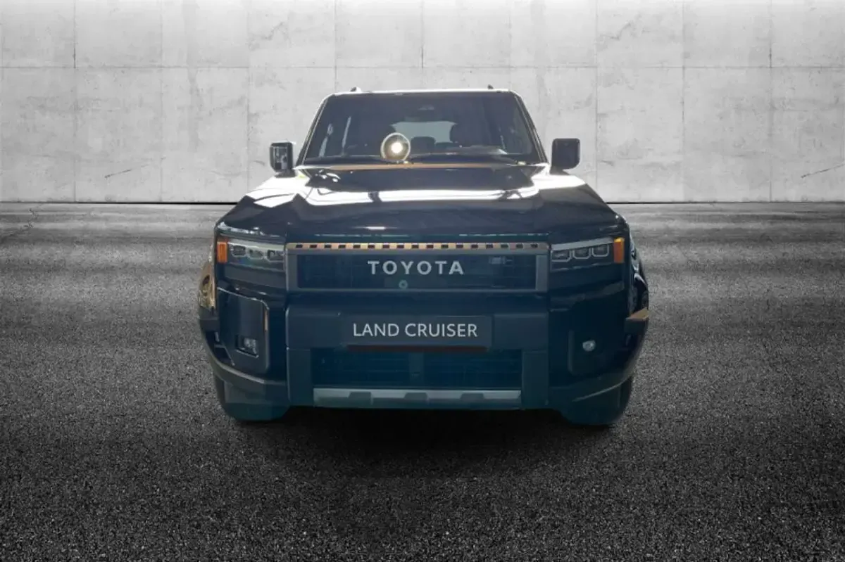 Nuova Toyota Land Cruiser Lounge 205 CV (150 kW) 2026 Nero Station wagon