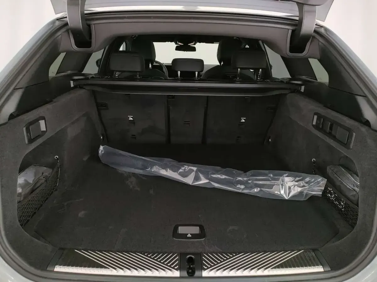 Usata BMW 520 M Sport 197 CV (144 kW) 2025 Grigio metall. Station wagon