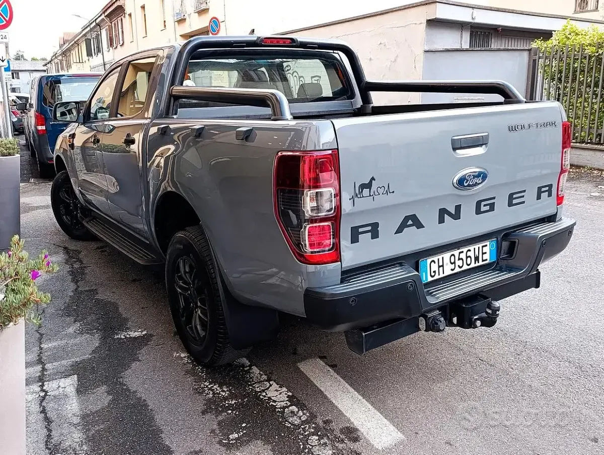 Usata Ford Ranger Wolftrak 170 CV (125 kW) 2022 Grigio Pick-up