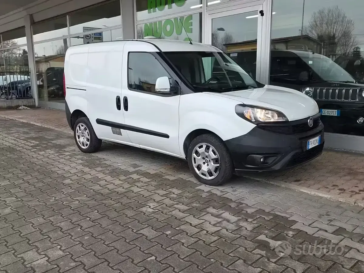 Usata Fiat Doblò Easy 120 CV (88 kW) 2019 Bianco Monovolume