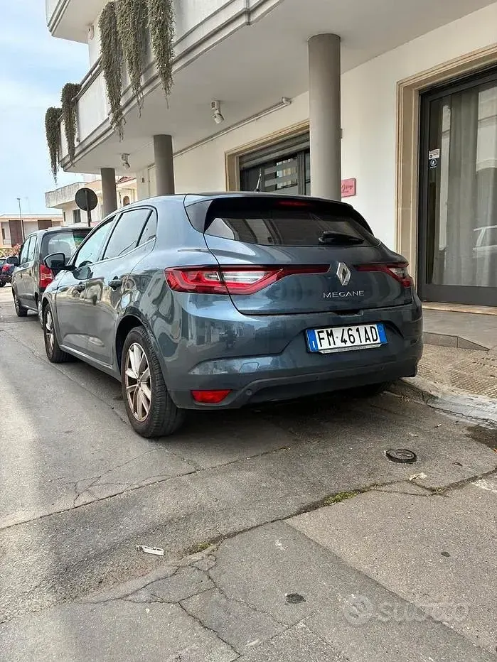 Usata Renault Mégane IV 110 CV (80 kW) 2017 Grigio Berlina