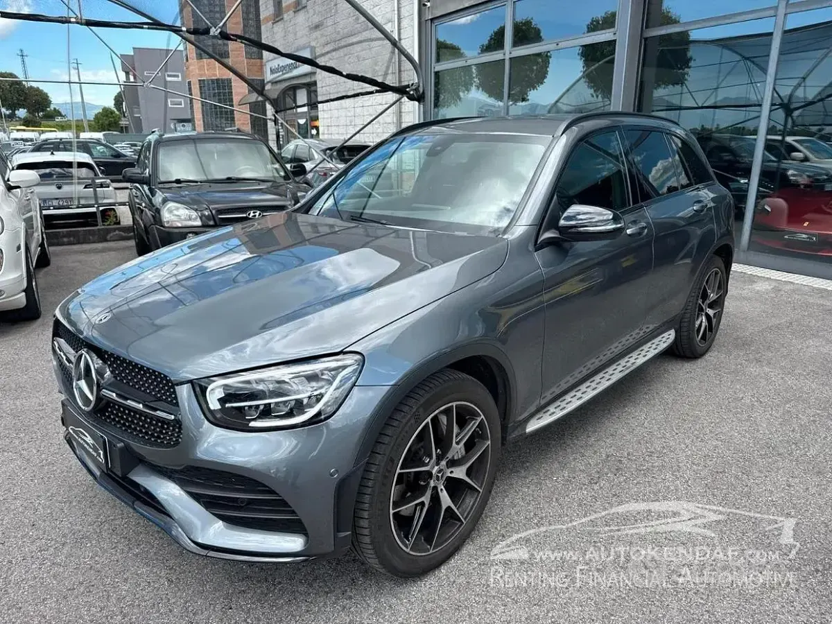 Usata Mercedes GLC220 Premium 194 CV (142 kW) 2022 Grigio canna di fucile metalli SUV