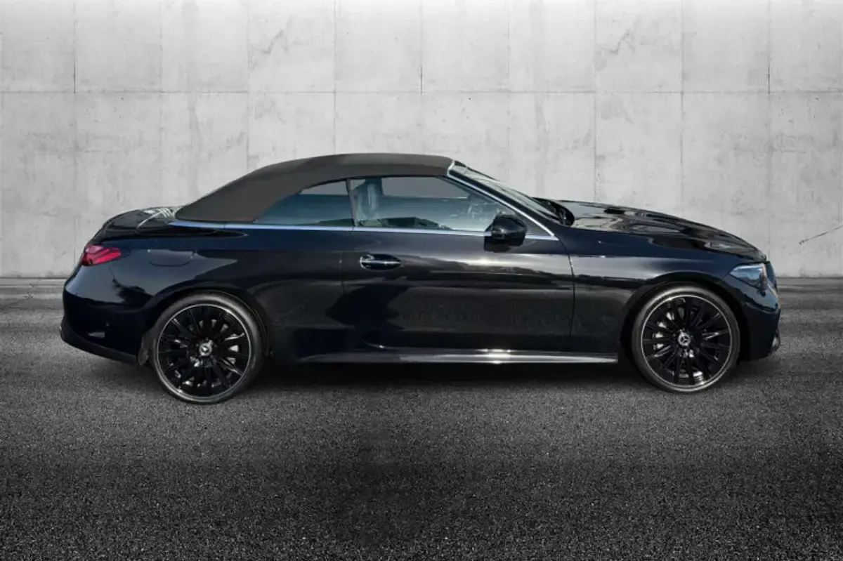 Usata Mercedes CLE300 AMG Line Premium 258 CV (189 kW) 2024 Nero Cabrio