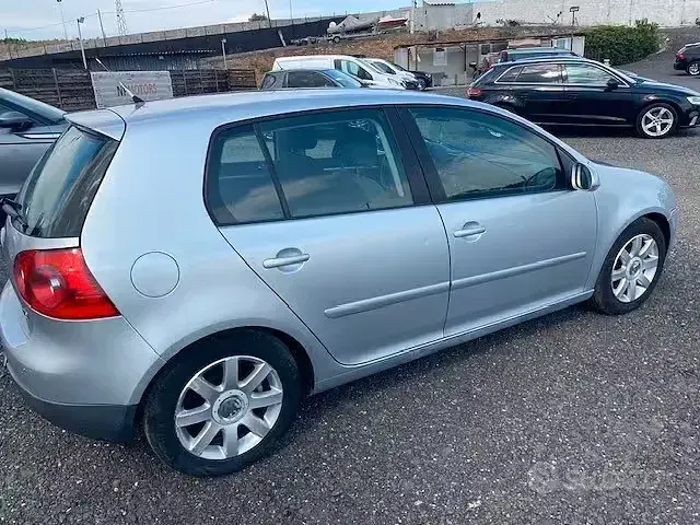 Usata VW Golf IV Sportline 105 CV (77 kW) 2006 Grigio Utilitaria