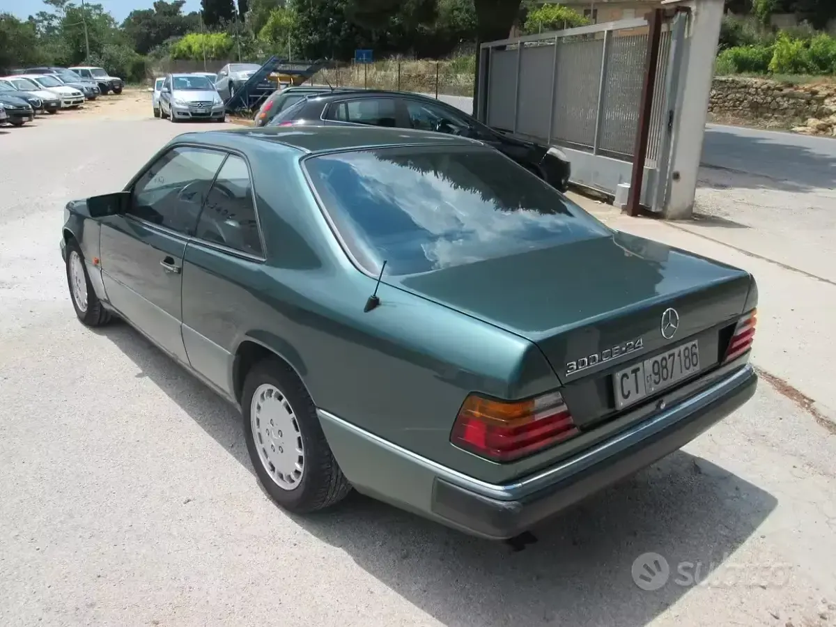 Usata Mercedes 300 231 CV (169 kW) 1991 Verde Coupé