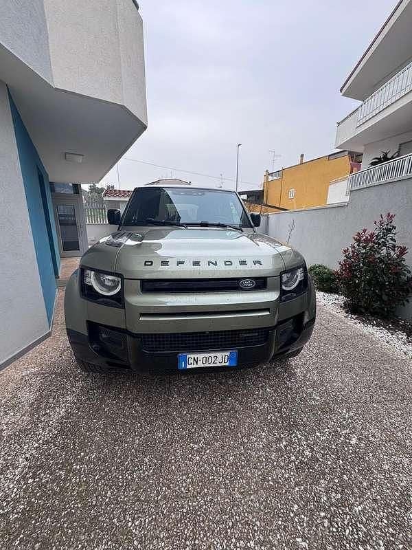 Usata Land Rover Defender SE Dynamic 200 CV (147 kW) 2023 Verde SUV