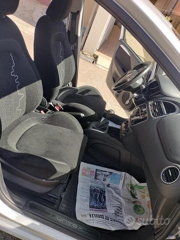 Usata Fiat Grande Punto 85 CV (62 kW) 2014 Grigio Utilitaria