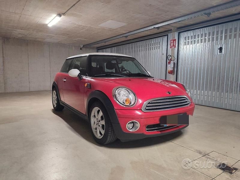 Rosso Usata 2007 Mini Cooper Pepper Due volumi | 4900 € (Ottimo prezzo) - Immagine 1/4