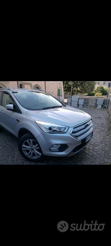 Gebraucht Ford Kuga 120 PS (88 kW) 2018 Grau SUV