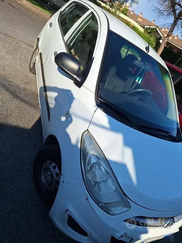 Usata Hyundai i10 66 CV (48 kW) 2011 Bianco Utilitaria