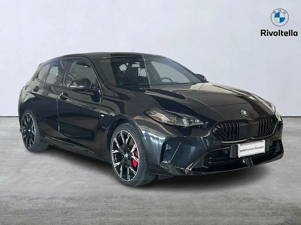 Usata BMW 118 Comfort Edition 150 CV (110 kW) 2024 Black sapphire metallizzato Utilitaria