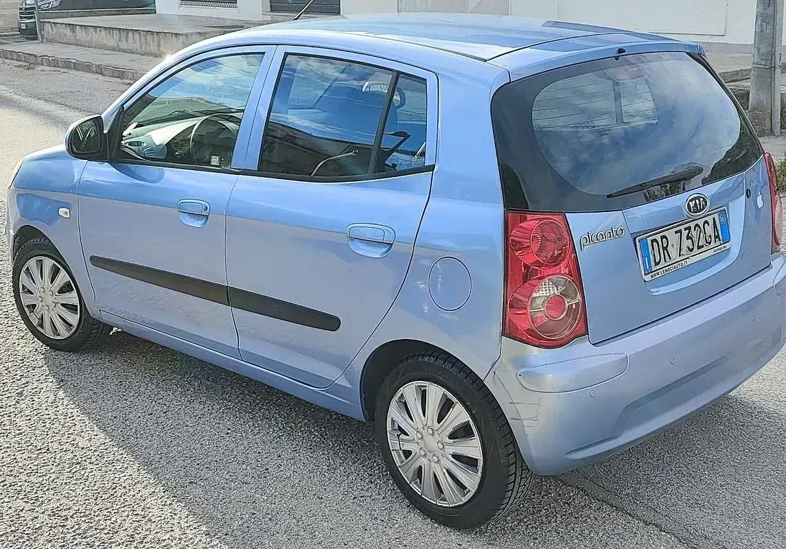 Usata Kia Picanto 60 CV (44 kW) 2008 Utilitaria