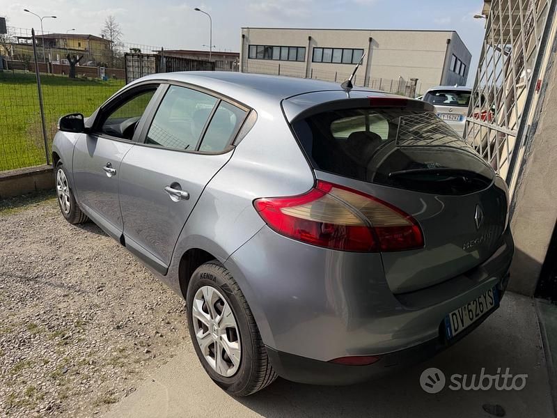 Usata Renault Mégane 90 CV (66 kW) 2009 Grigio Berlina